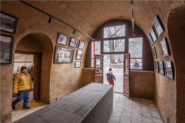 由老窑洞改造的村史馆old cave dwellings transformed into village