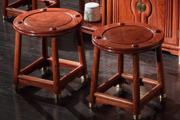 居典红木《圆融茶台》客座茶椅简约小巧，节省更多空间